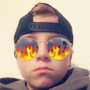 Meet your Posher, Cameron